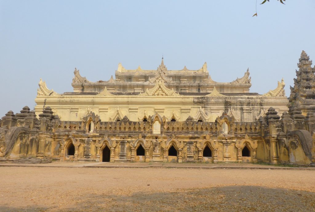 Mandalay to Ava (Inwa) Day Tour 