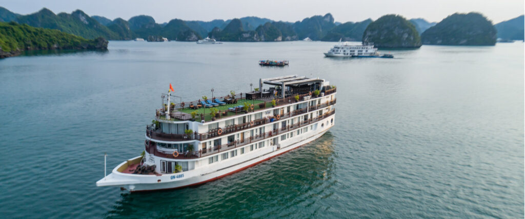 Amanda Lan Ha Cruise