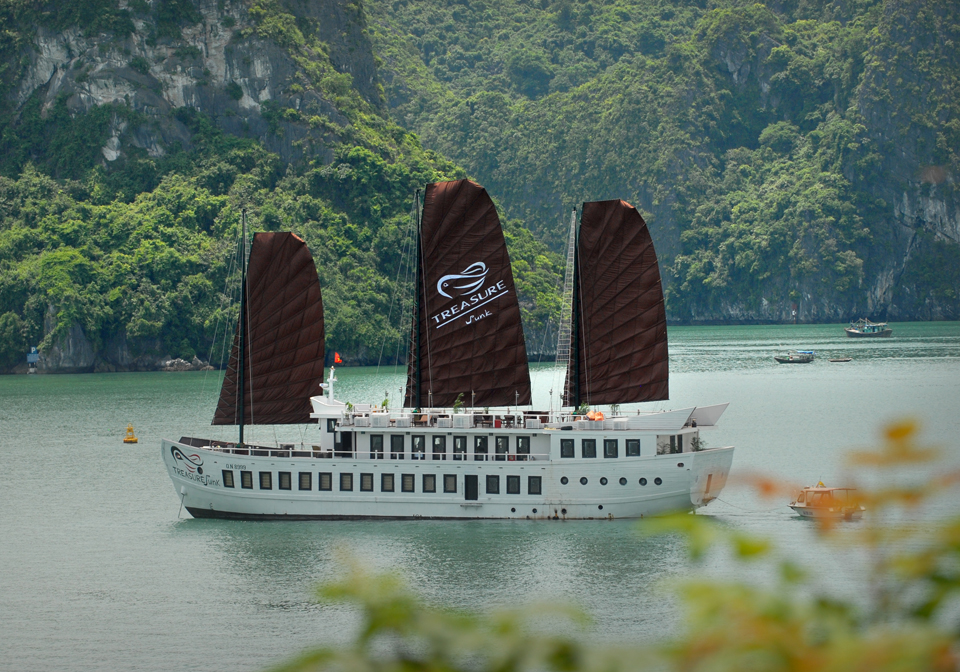 Treasure Junk Cruise