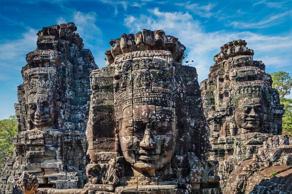 Top 5 Things to See and Do in Southeast Asia: A Traveler’s Paradise !