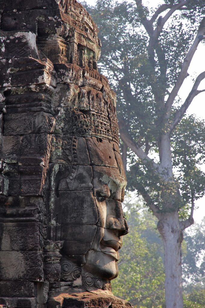 “Journey Through Time: Phnom Penh Historical Tour”