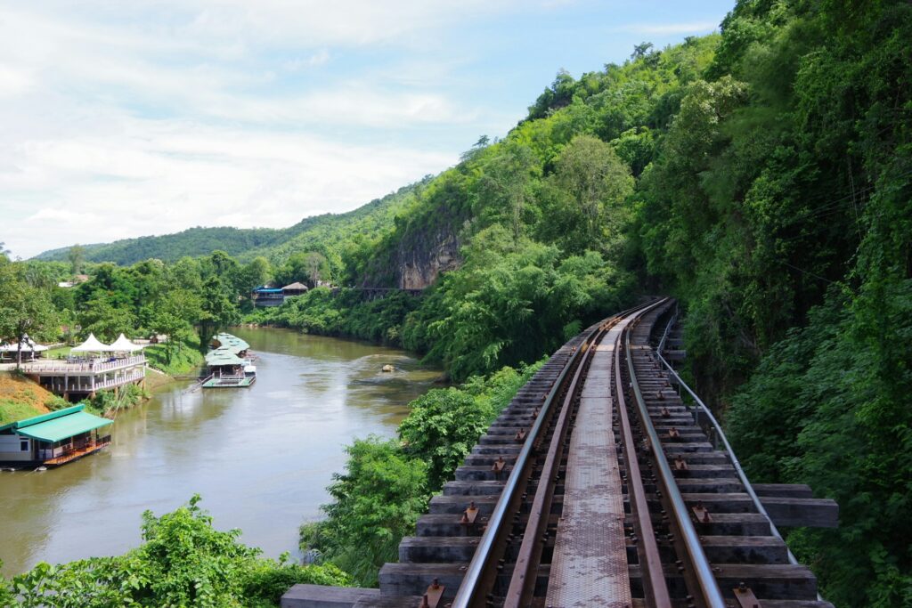 Explore Thailand: Damnoensaduak Floating Market & River Kwai Tour