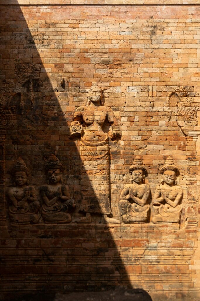 “Siem Reap After Dark: Night Market & Pub Street Walking Tour”
