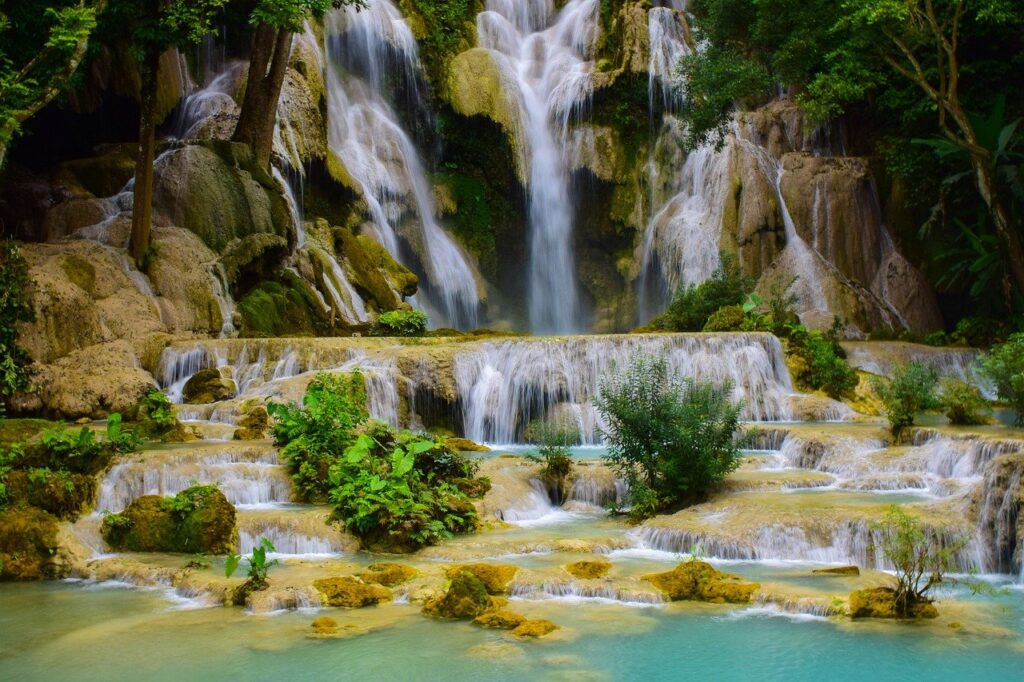 “Discover the Essence of Luang Prabang: Classic Tour of Temples, Palaces, and Waterfalls”