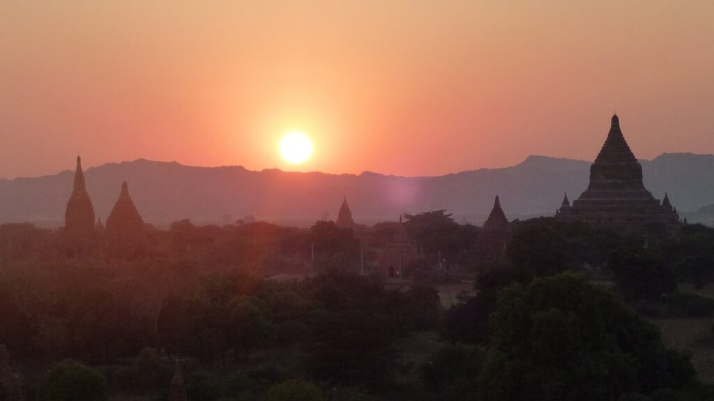 “6 Days, 5 Nights: Discover Myanmar’s Cultural Heartbeat – From Yangon to Bagan and Mandalay”