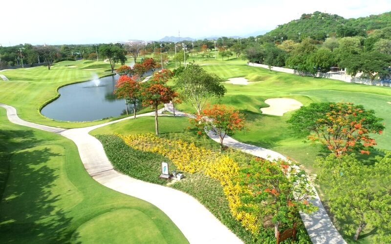6-Day Mandalay Golf & Culture Tour: Explore Fairways and Heritage
