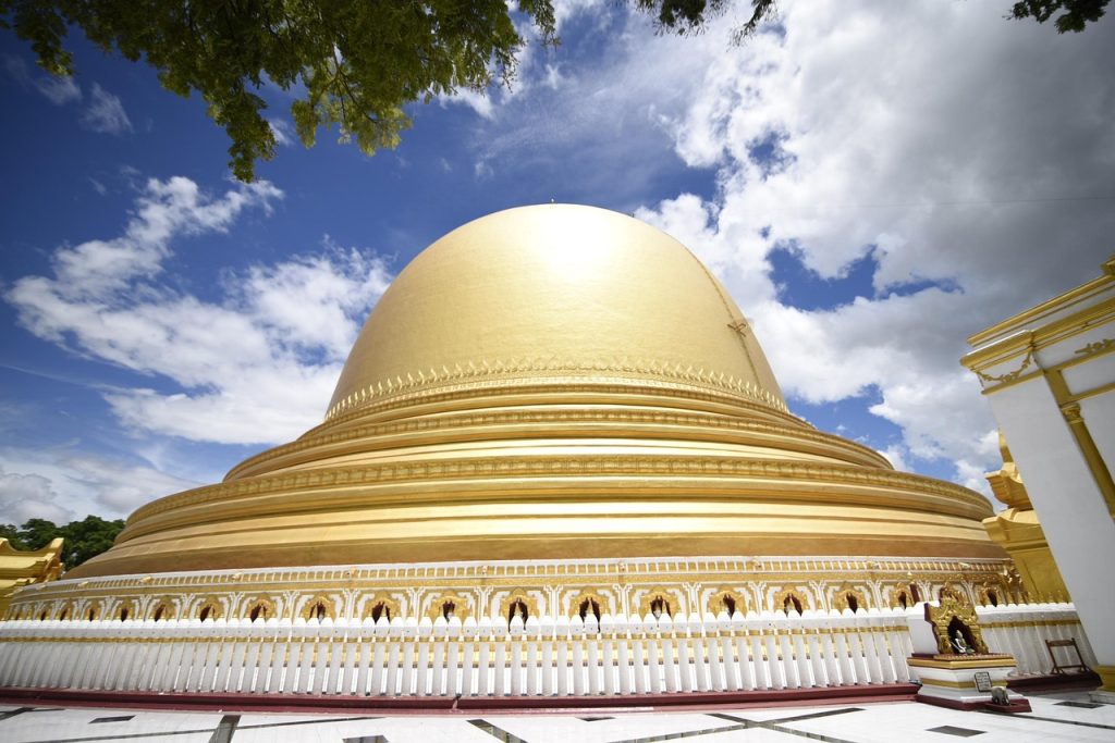Sagaing Day Tour – Explore the Spiritual Heart of Myanmar